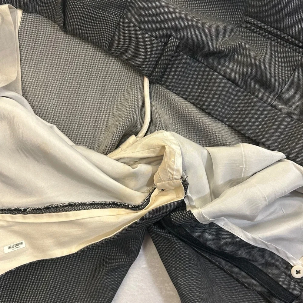Jos. A. Bank Reserve Suit Reda Wool 2pc Sz 44R W38 Gray Pleated Cuffed Sharkskin